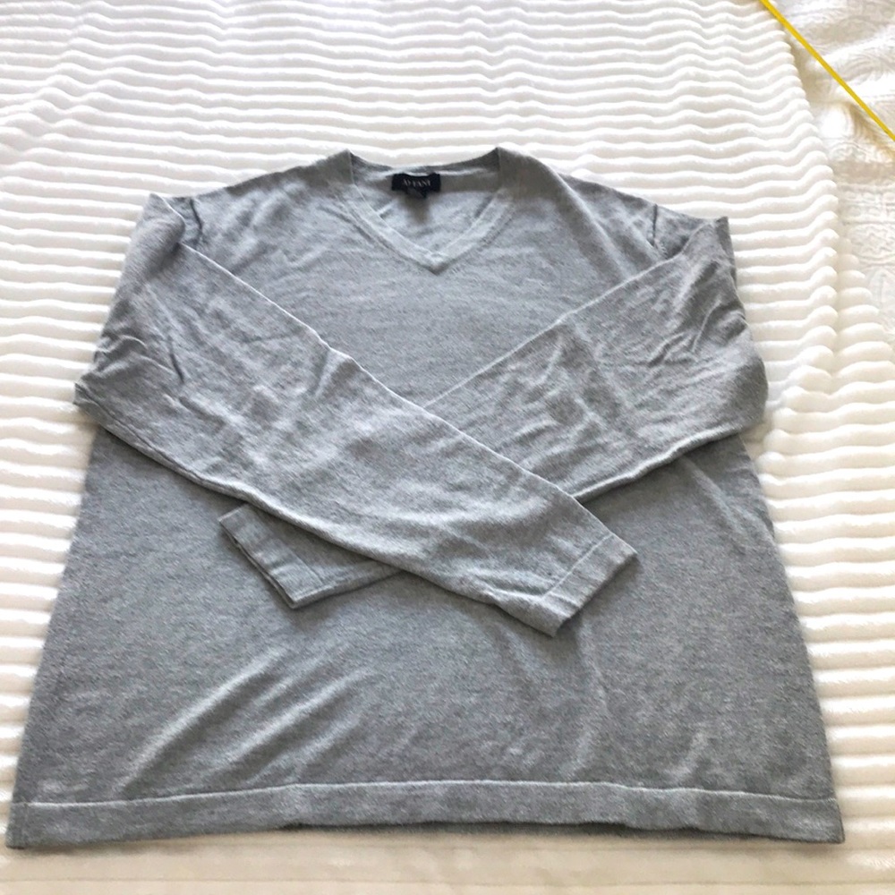 NWOT Mens Alfani VNeck Grey Sweater. Sz Large